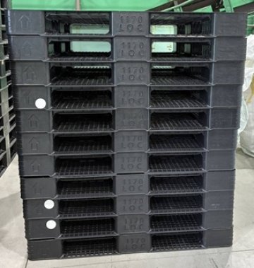 NO.10086 中古 プラスチックパレット 1170×1130×120