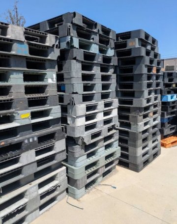 NO.8400 中古 プラスチックパレット 納品限定 1100×1100